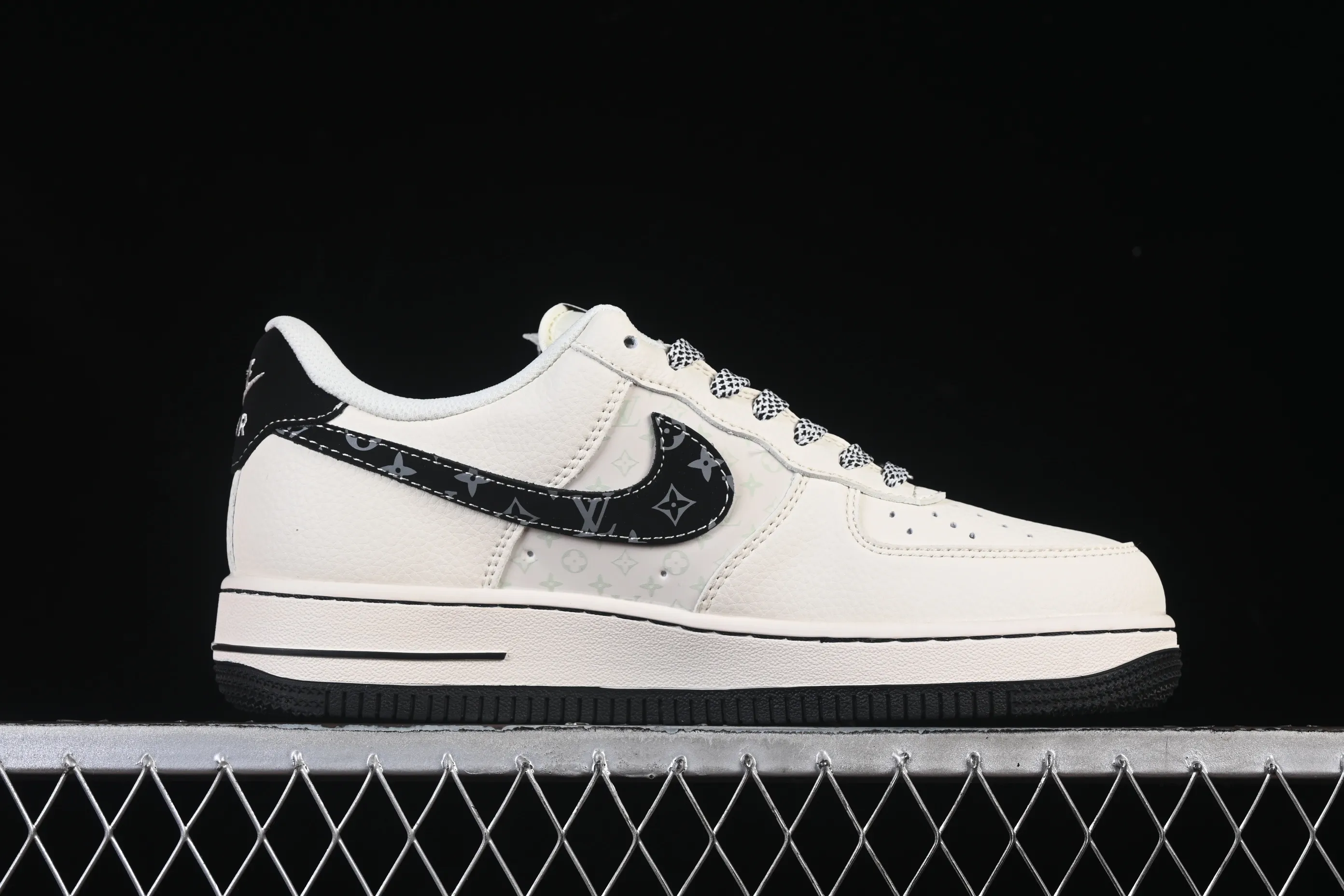 All categories Nk Air Force 1 Air Force series Nk Air Force 1 Low Air Force low-top Nike Air Force 1'07 Low LV joint beige printed hook Air Force 1 low-top casual sneakers MZ9588-809